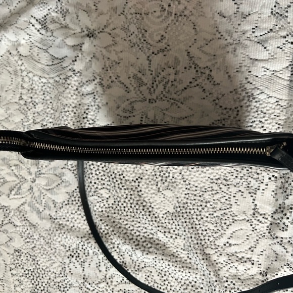 PRELOVED AUTHENTIC BURBERRY LONDON BLUE LABEL CROSSBODY SLING BAG - Picture 9 of 16